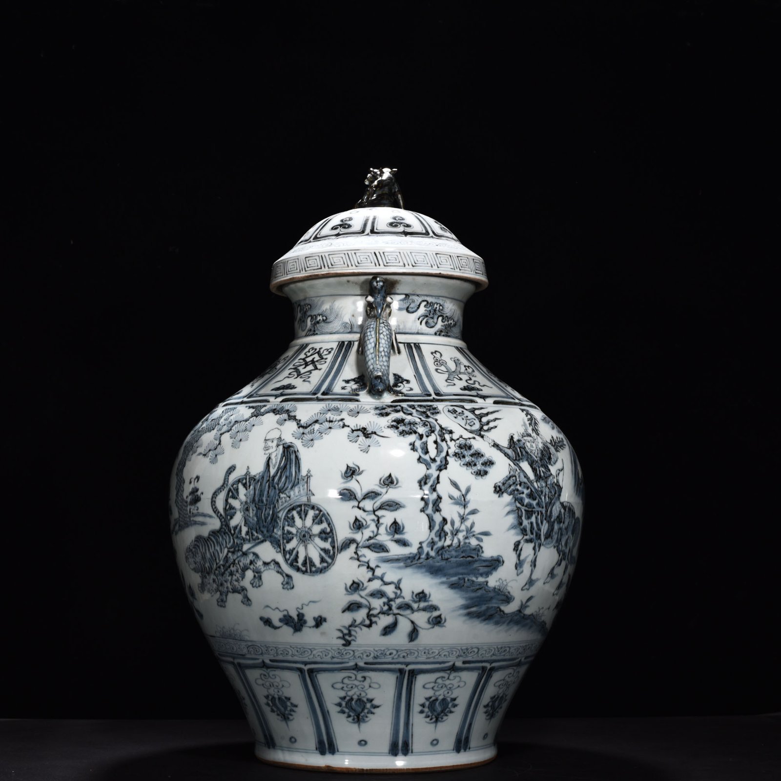 Yuan Dynasty blue and white ear lid jar