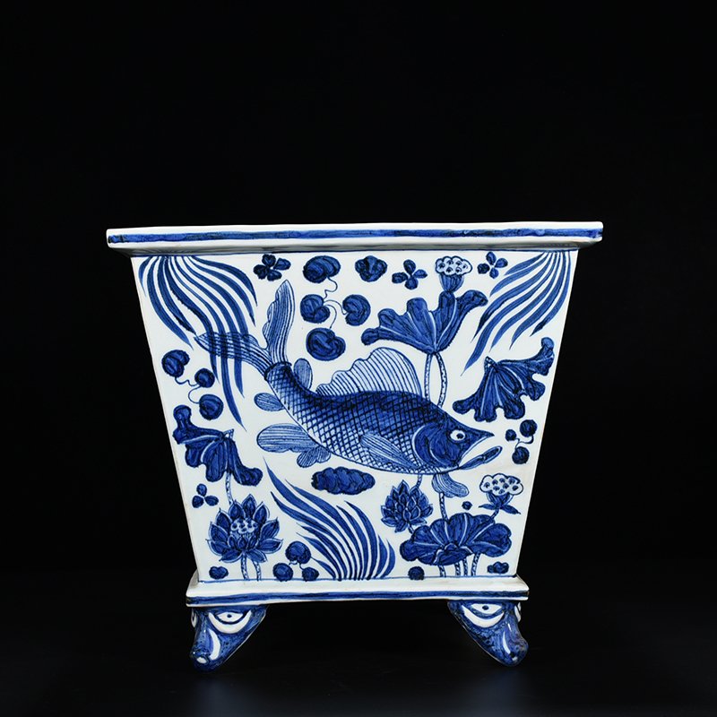 Yuan Dynasty blue and white fish and algae pattern square cylinder