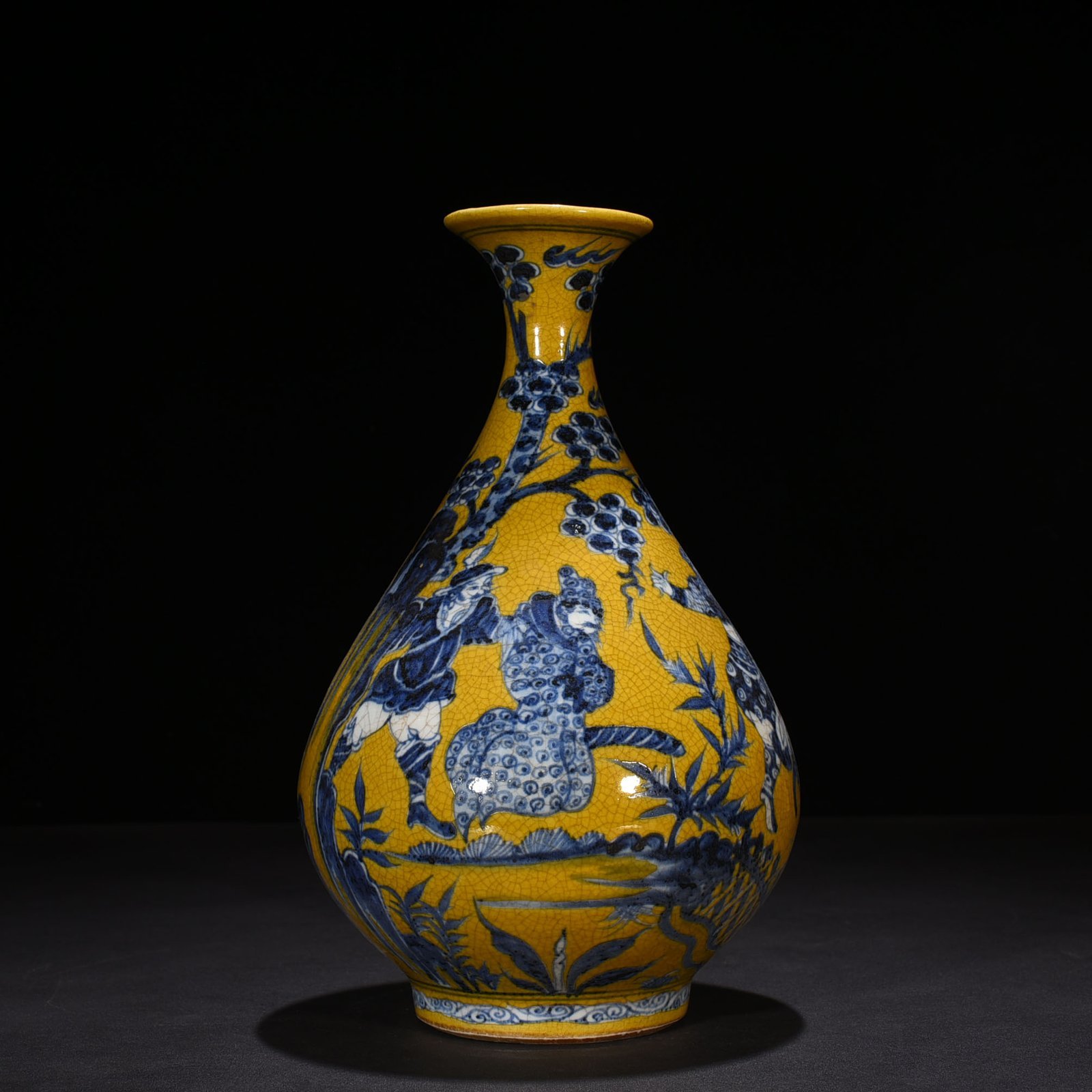 Yuan Dynasty blue and white yellow ground blue and white general vase