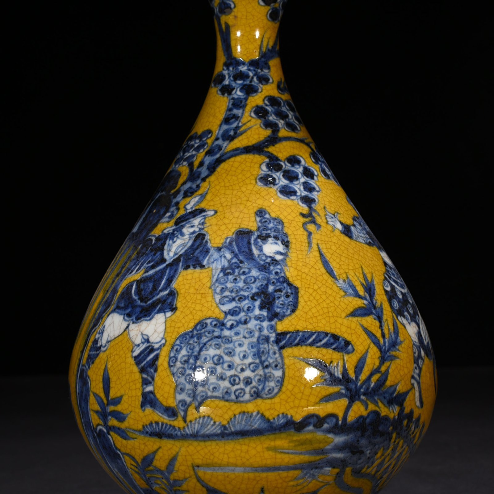 Yuan Dynasty blue and white yellow ground blue and white general vase