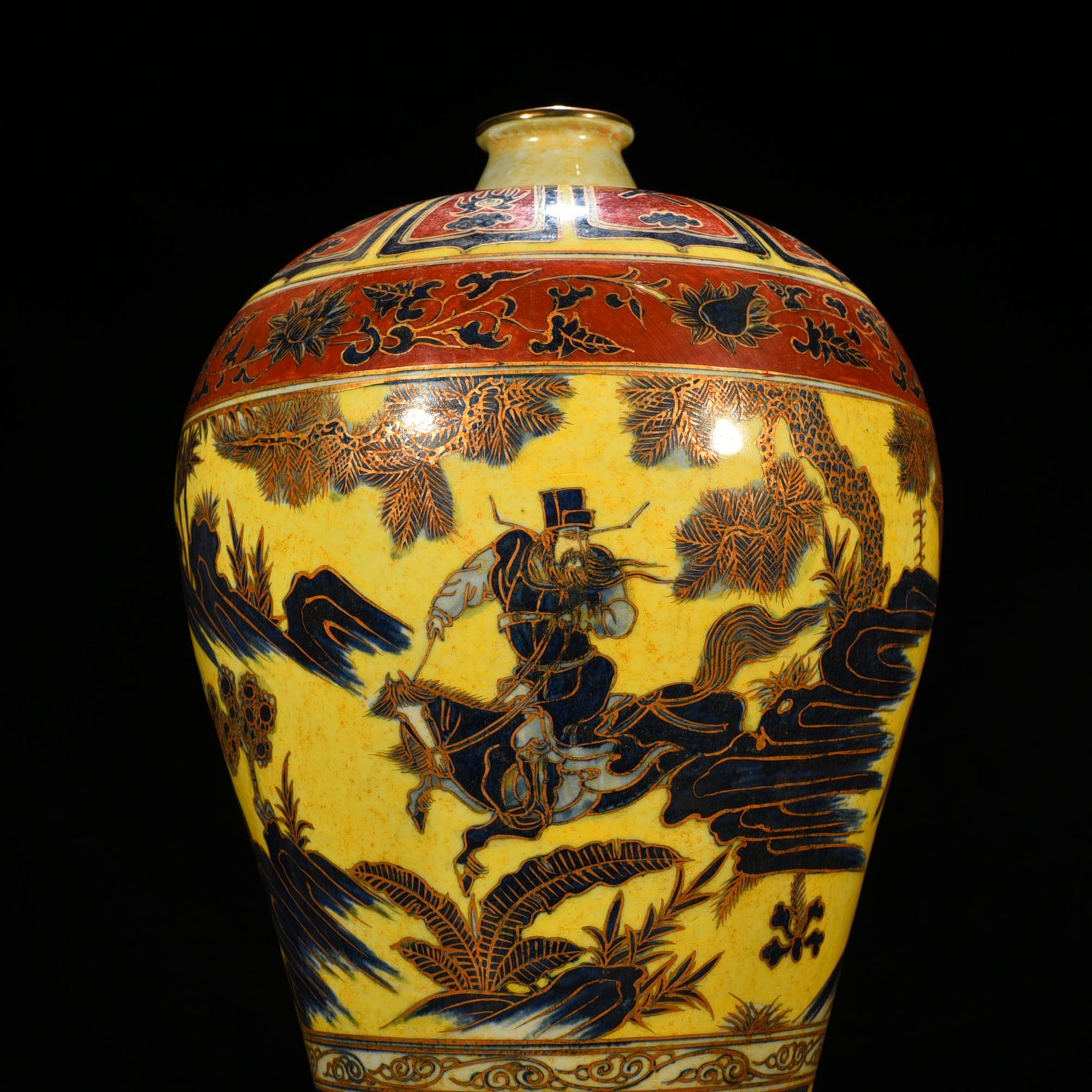 Yuan Dynasty ground blue and white gilded plum vase with story pattern