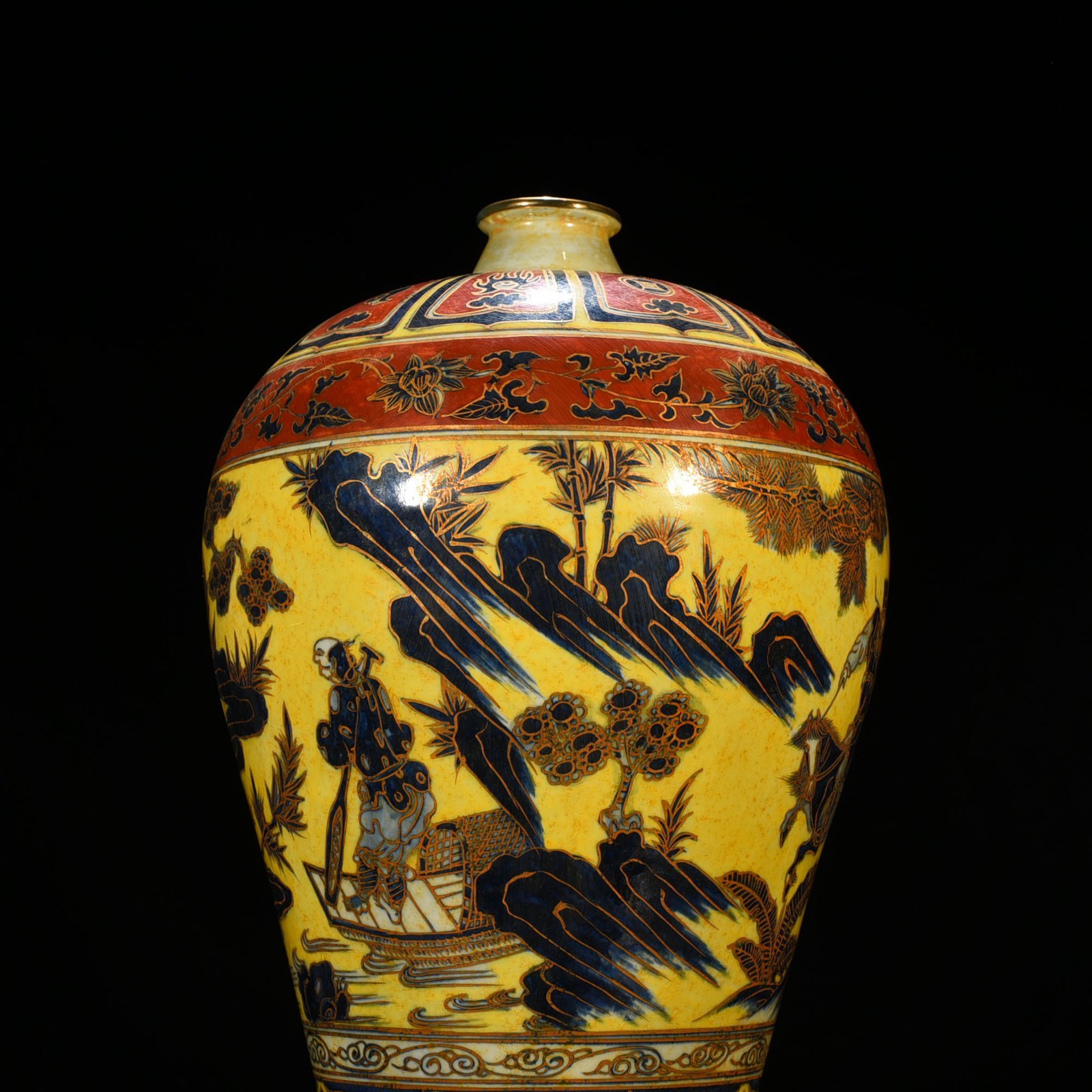 Yuan Dynasty ground blue and white gilded plum vase with story pattern