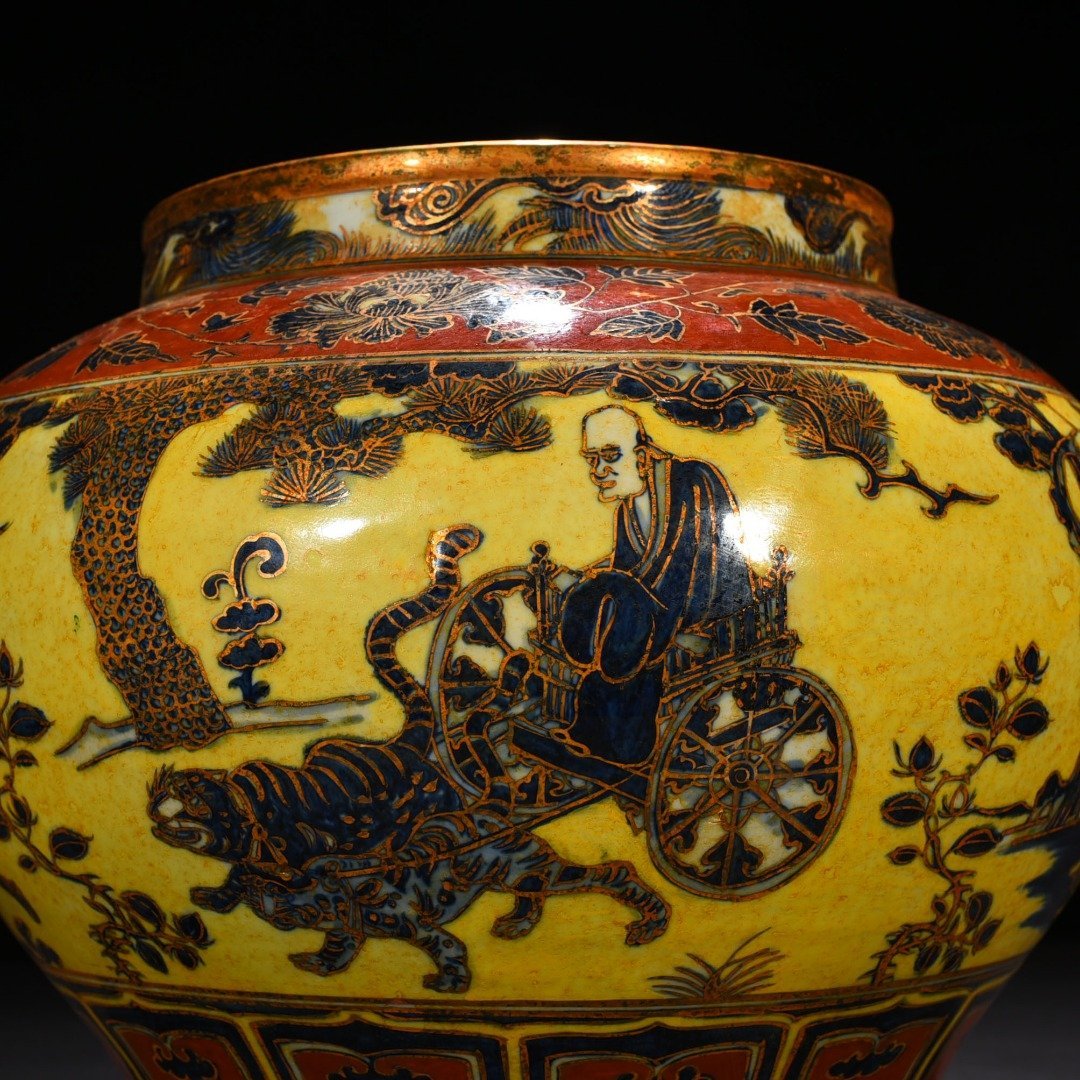 Yuan Dynasty ground blue and white painted gold jar