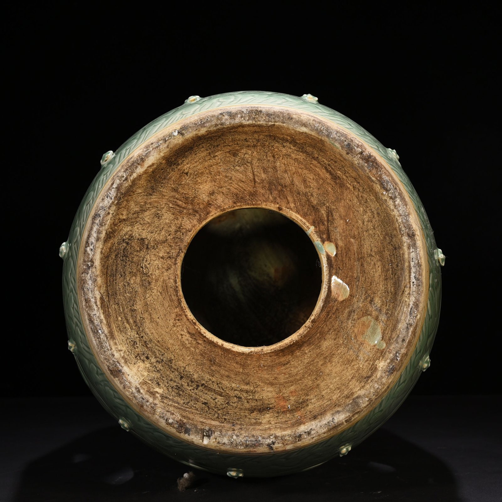 Yuan Dynasty plum celadon hollow drum stool