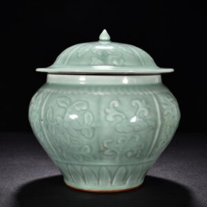 Yuan Dynasty kiln pink celadon glaze flower and fruit pattern lid jar