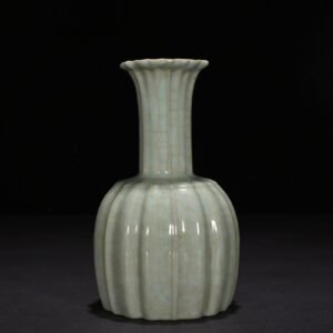 Song Dynasty official kiln Gualeng vase rattle