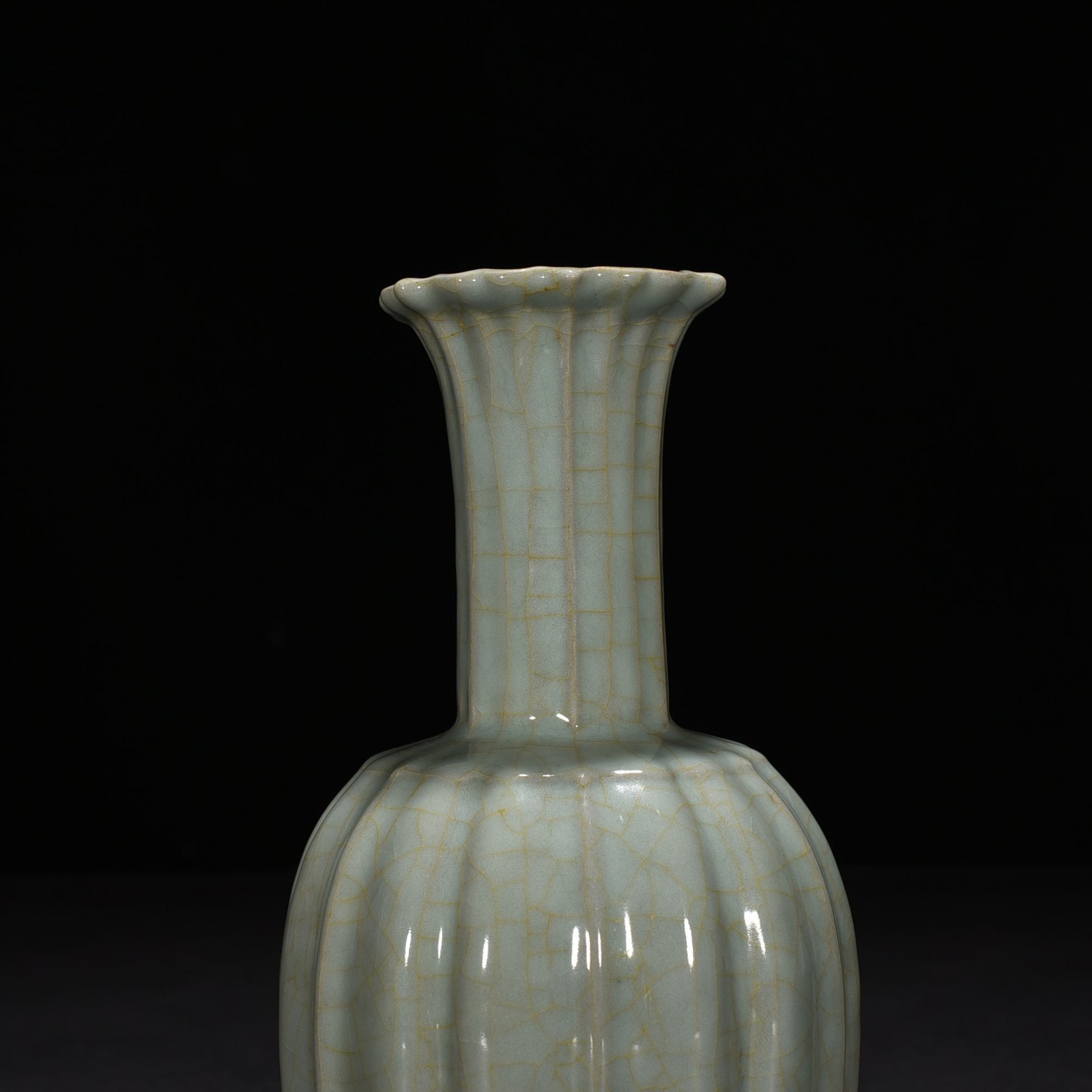 Song Dynasty official kiln Gualeng vase rattle