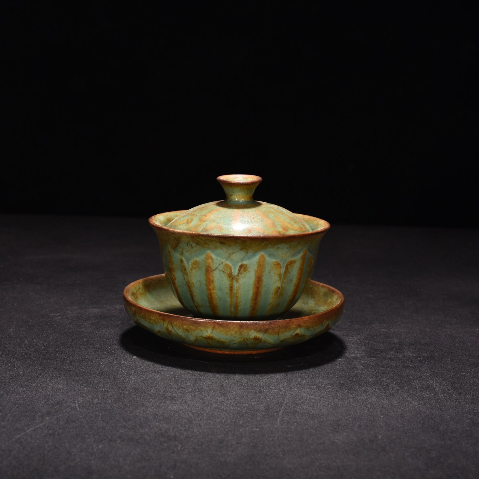 Song Dynasty Longquan kiln plum green glaze Sancai bowl