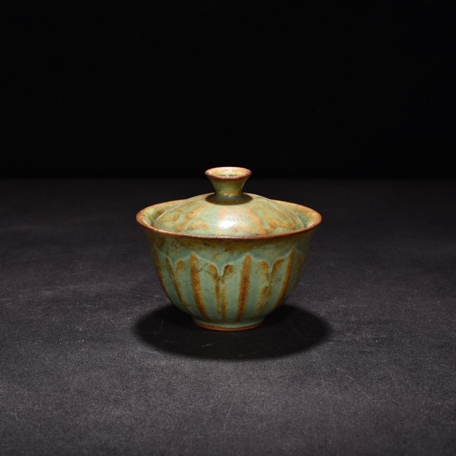 Song Dynasty Longquan kiln plum green glaze Sancai bowl