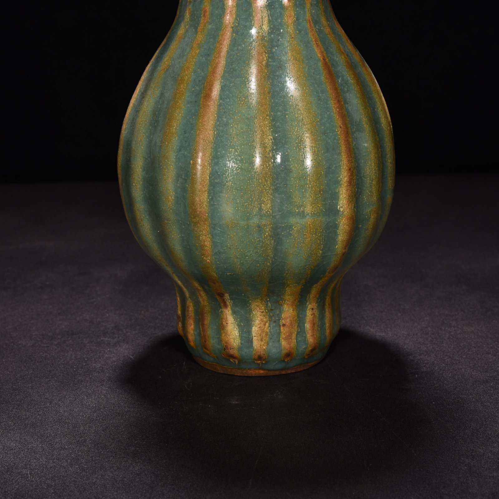 Song Dynasty Longquan kiln plum celadon glaze scraped edge vase