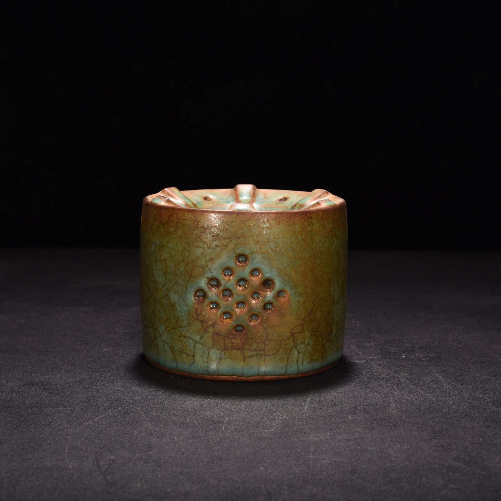 Song Dynasty Longquan kiln plum green glaze tea stove 2 pots