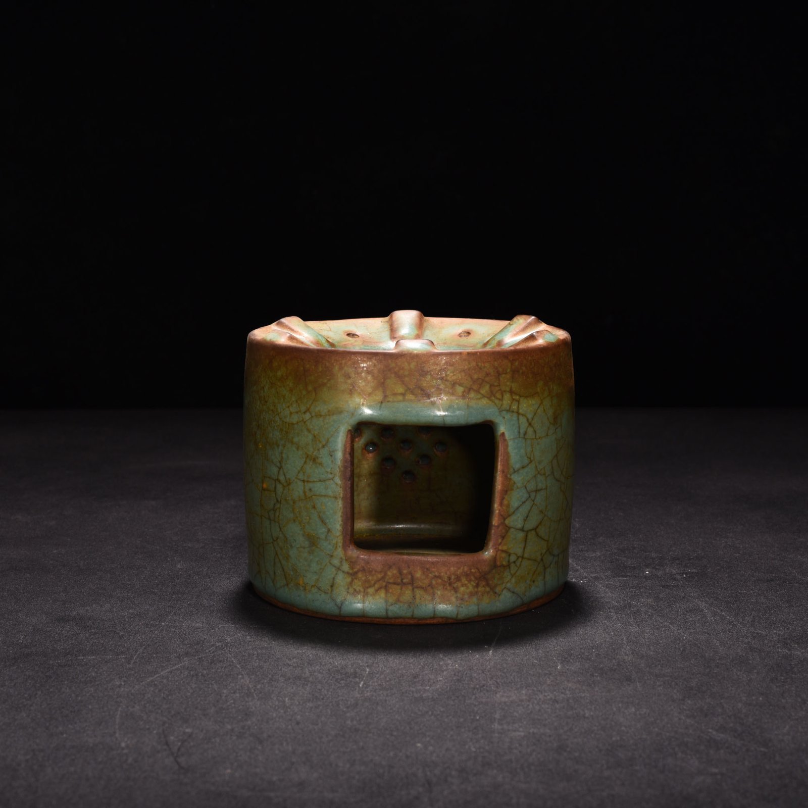 Song Dynasty Longquan kiln plum green glaze tea stove 2 pots