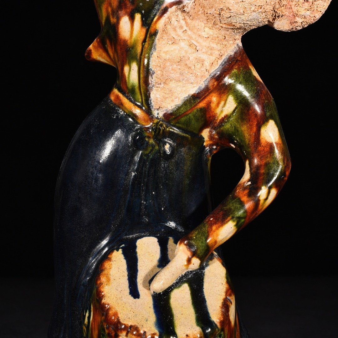 Tang Dynasty Sancai Dotted Lady Figurine