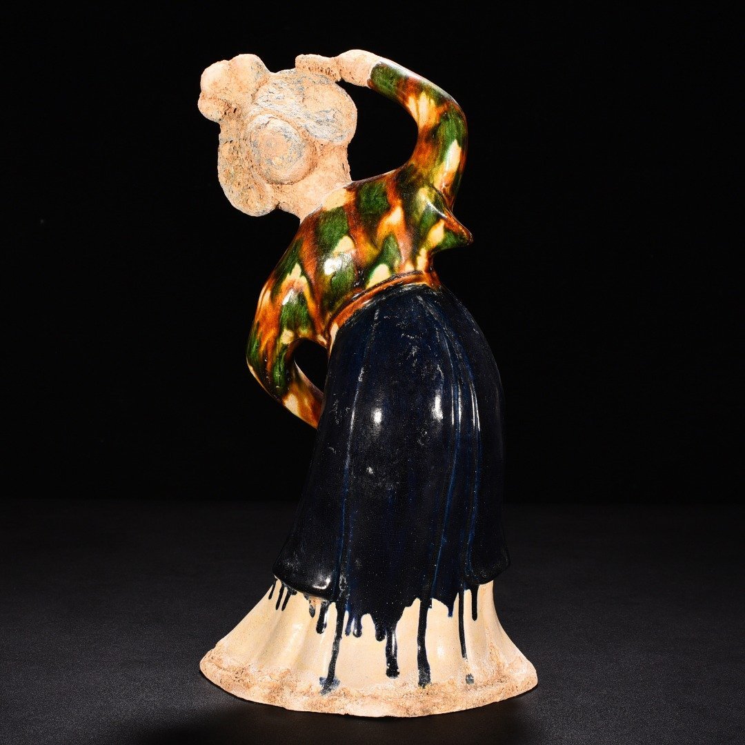 Tang Dynasty Sancai Dotted Lady Figurine