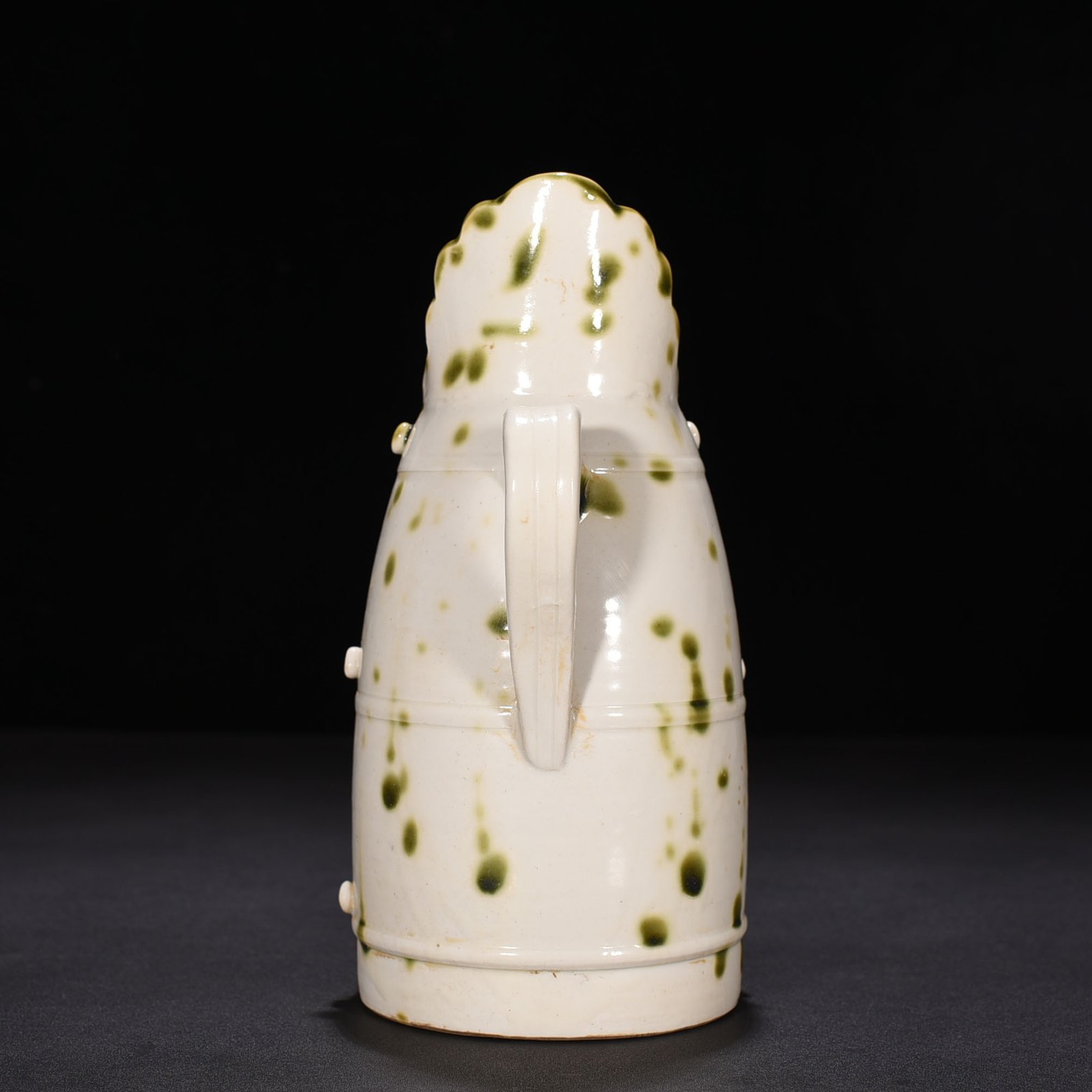 Tang Dynasty Xing Kiln Daying Model Spotted Monk Hat Pot