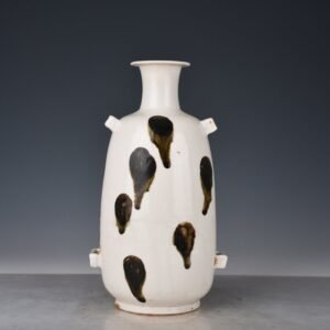 Tang Dynasty Xing kiln white porcelain spotted vase
