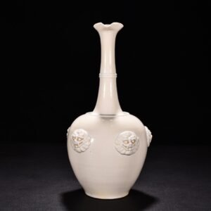 Tang Dynasty Xing kiln white porcelain veneer with animal ears and flowers