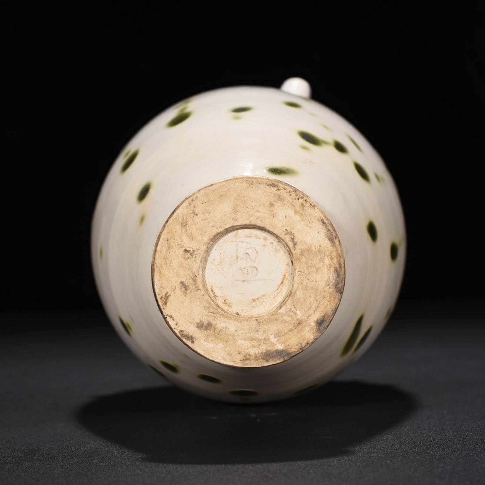 Tang Dynasty Ding Kiln Green Splash teapots