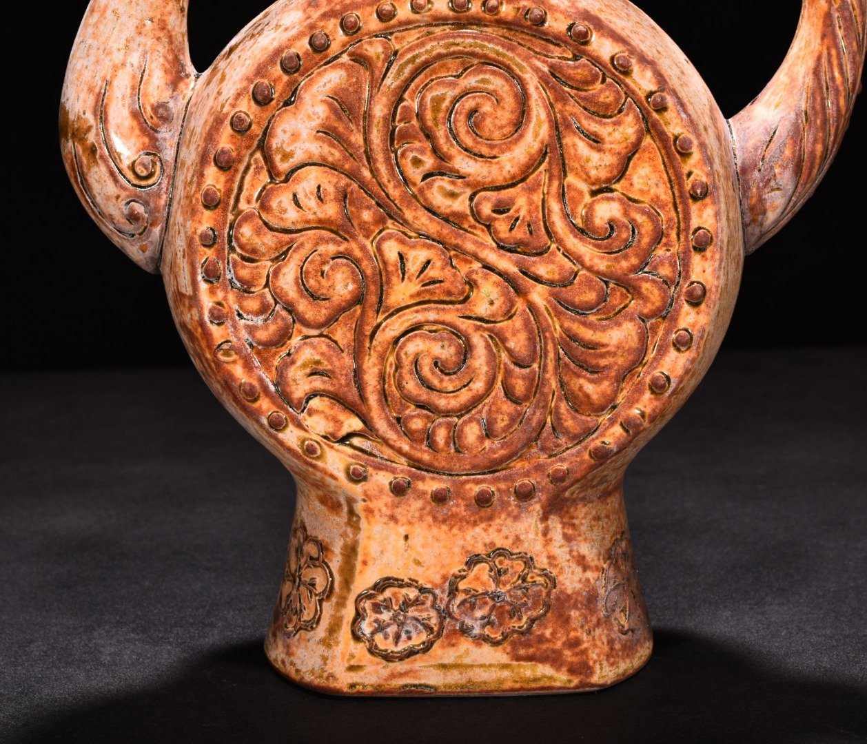 Tang Dynasty yellow glaze phoenix head ewer