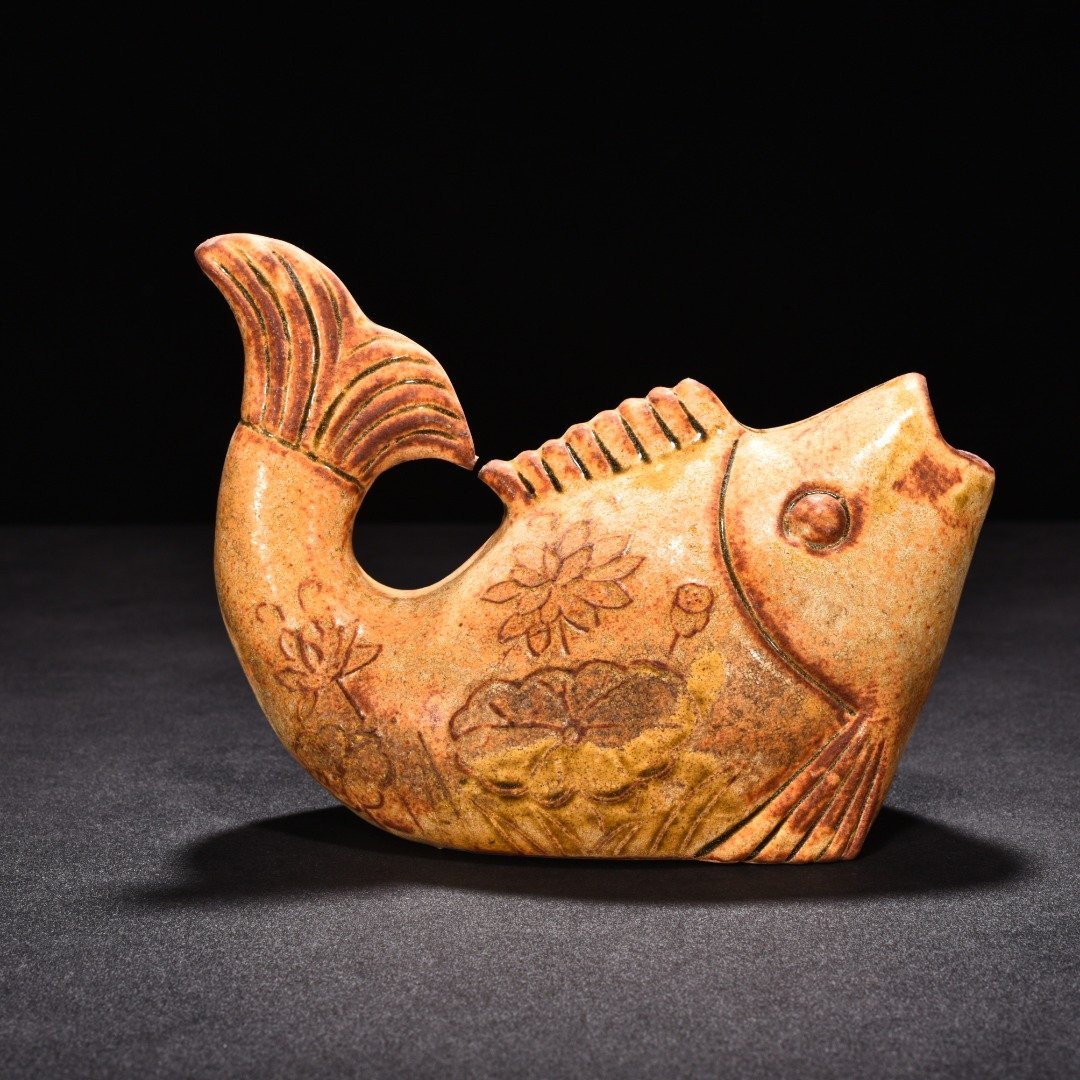 Tang Dynasty yellow glaze fish pot