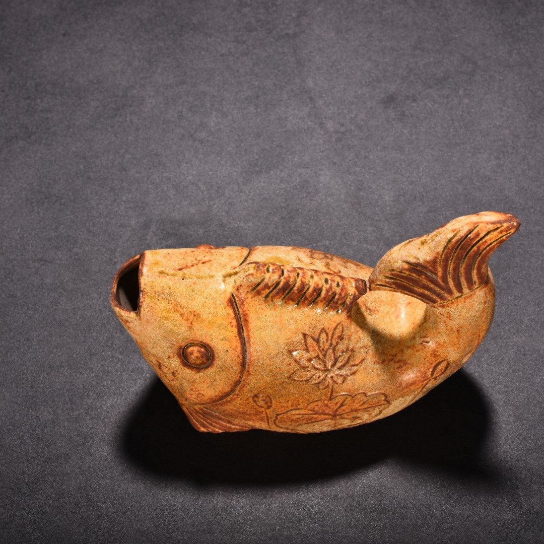 Tang Dynasty yellow glaze fish pot