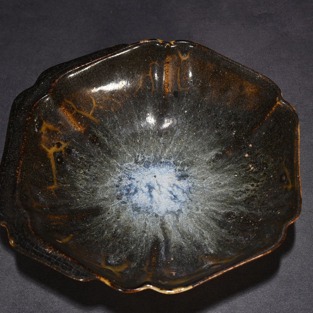 Tang Dynasty black glaze Jun kiln kiln hat and ear wash
