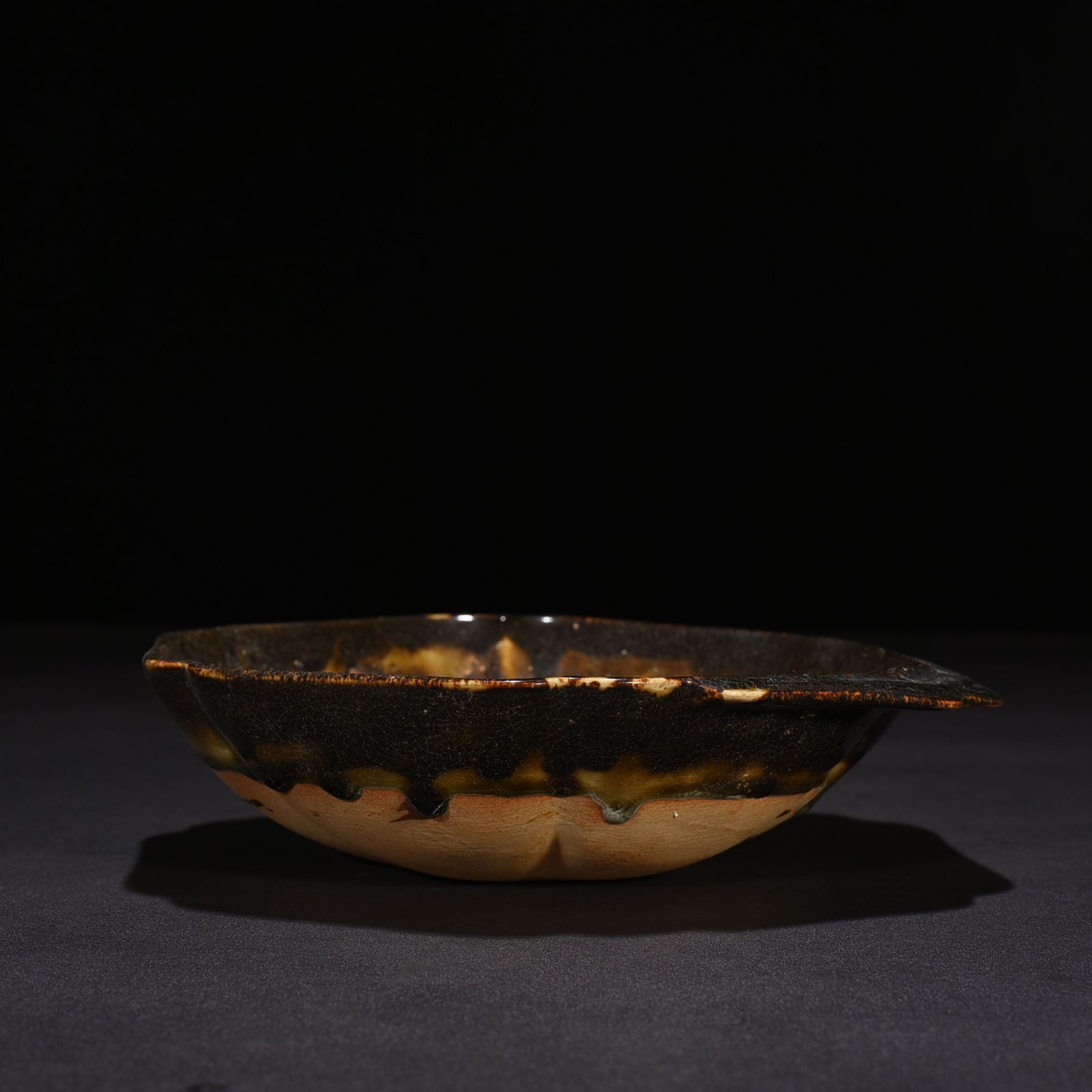 Tang Dynasty black glaze Jun kiln kiln hat and ear wash