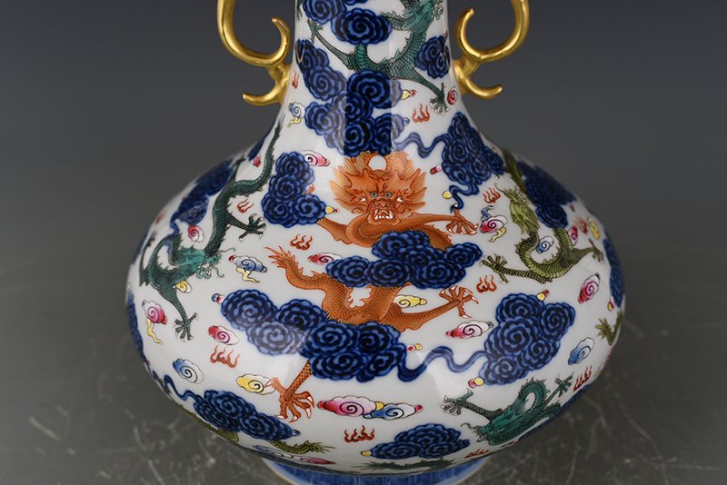 Qing Dynasty Qianlong blue and white pastel cloud and dragon pattern double-eared dish-mouth bottle