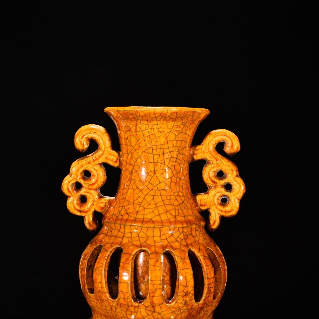 Song Dynasty three-color yellow glaze hollow bottle