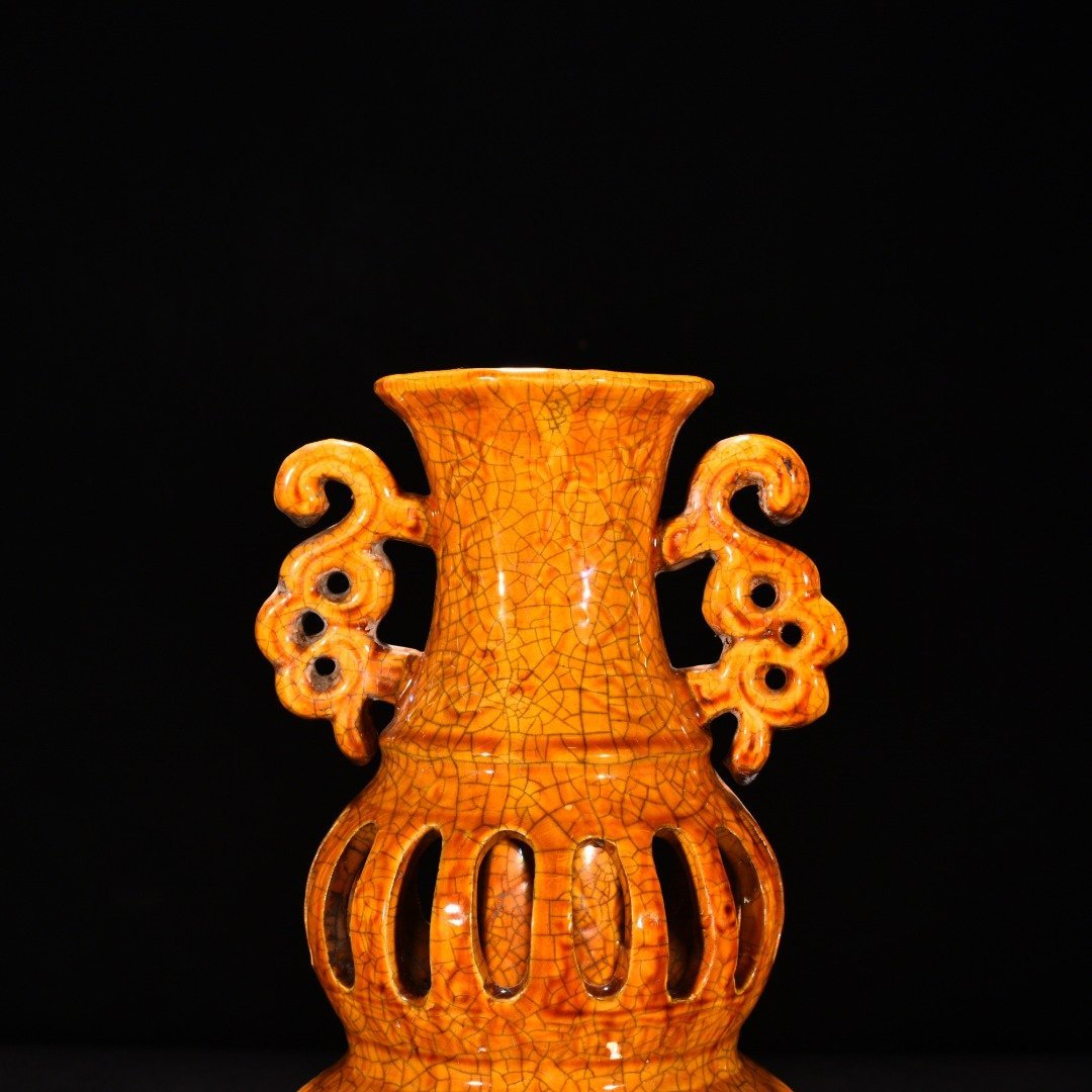 Song Dynasty three-color yellow glaze hollow bottle