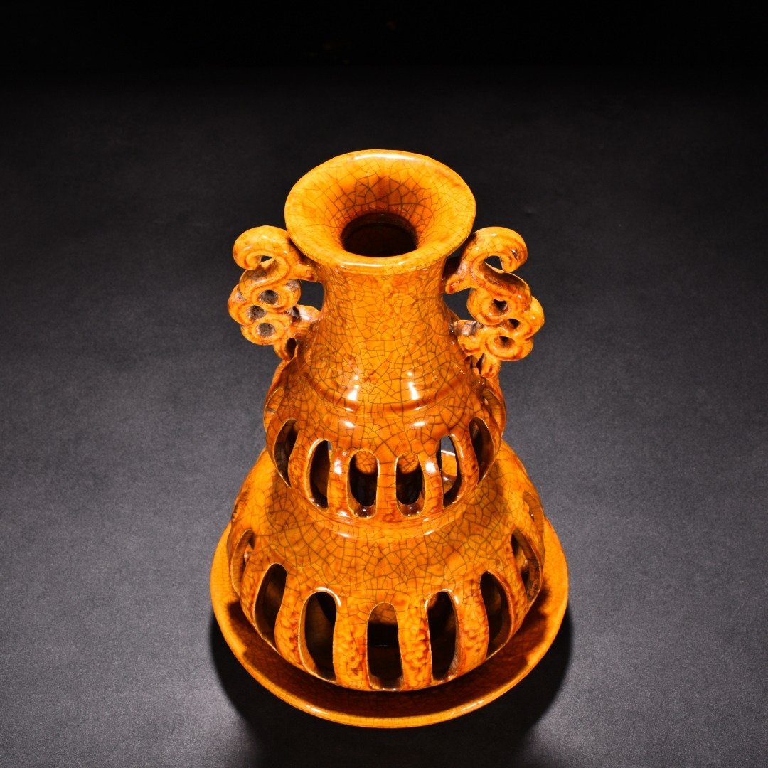 Song Dynasty three-color yellow glaze hollow bottle