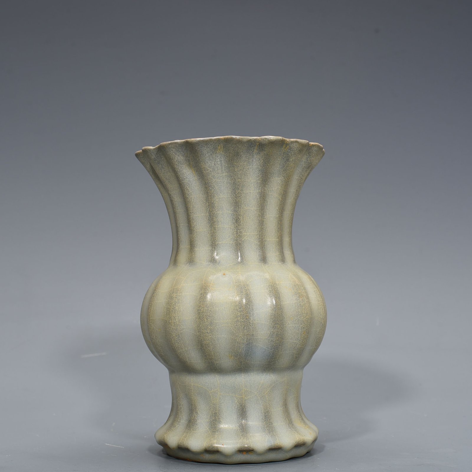 Song Dynasty Jiaotan lower official kiln melon flower goblet