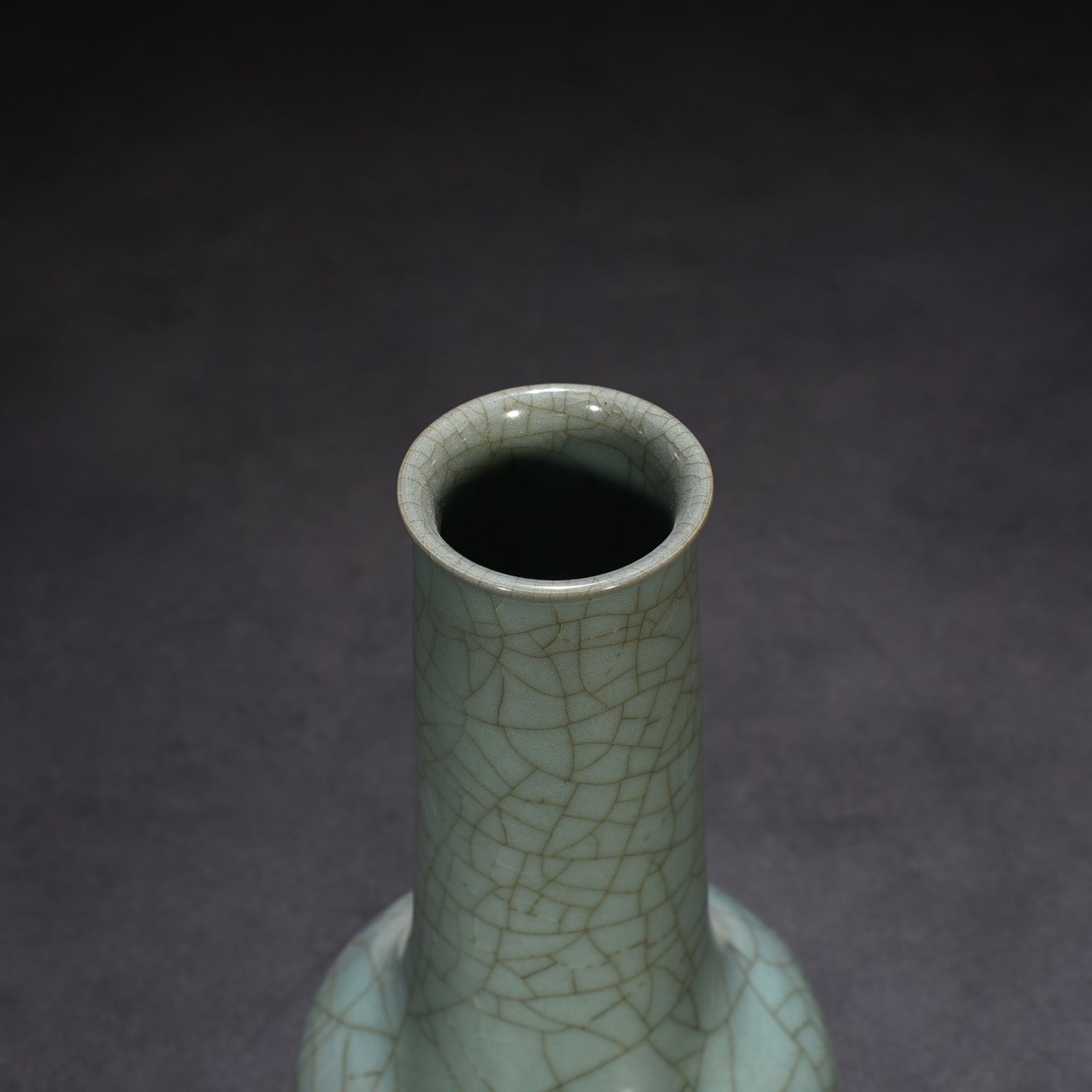 Song Dynasty official kiln style straight neck bottle