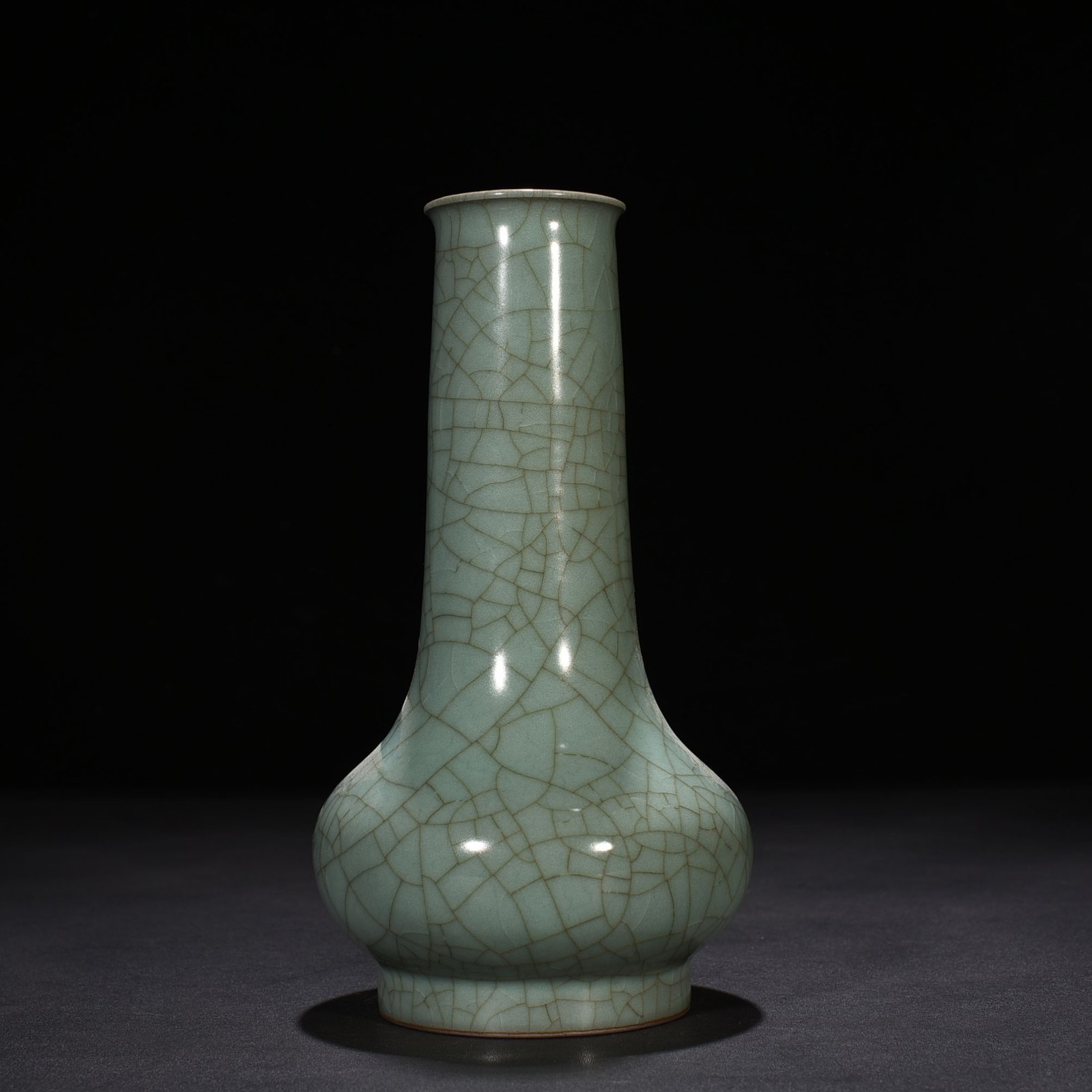 Song Dynasty official kiln style straight neck bottle