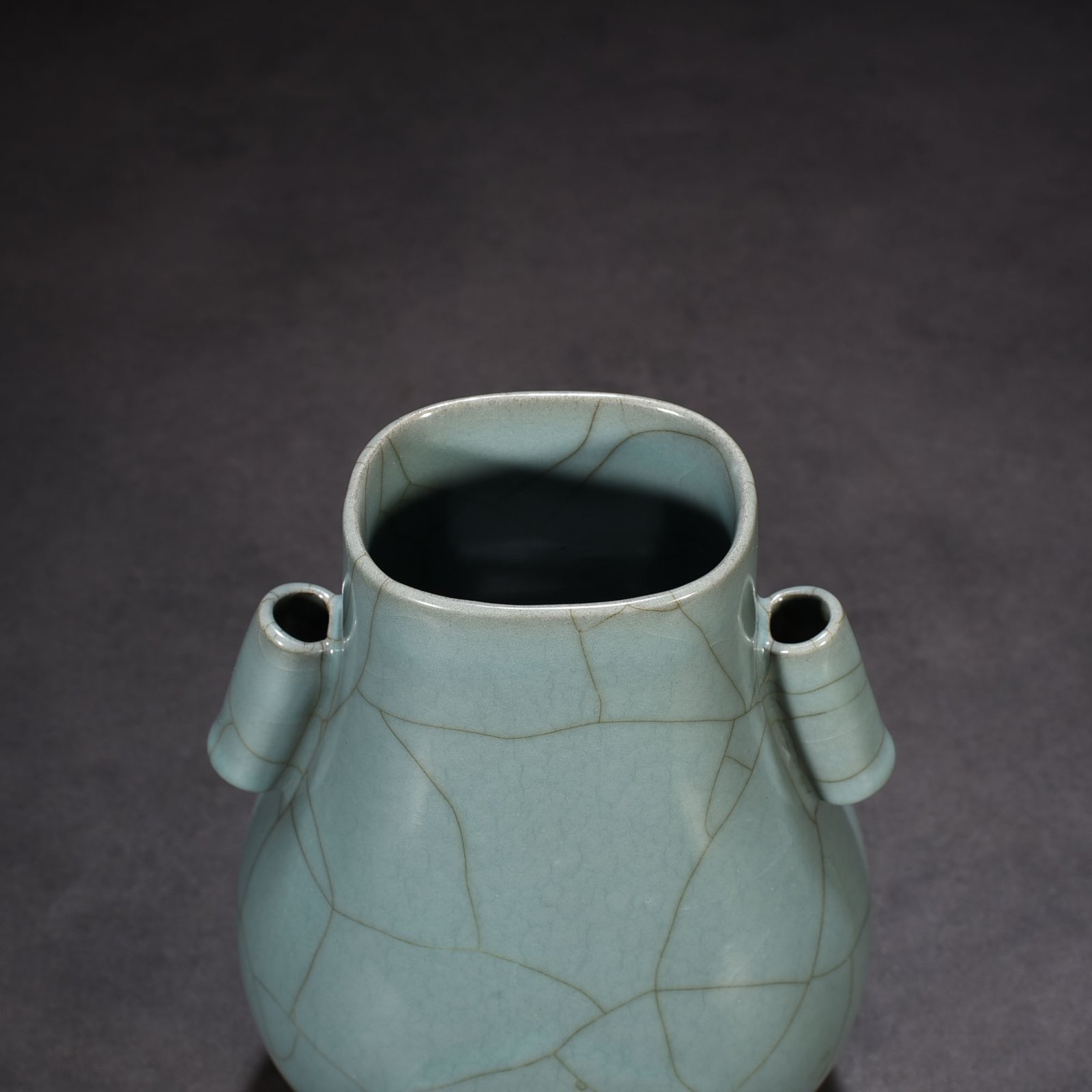 Song Dynasty A celadon-glazed apricot round ear-shaped vase