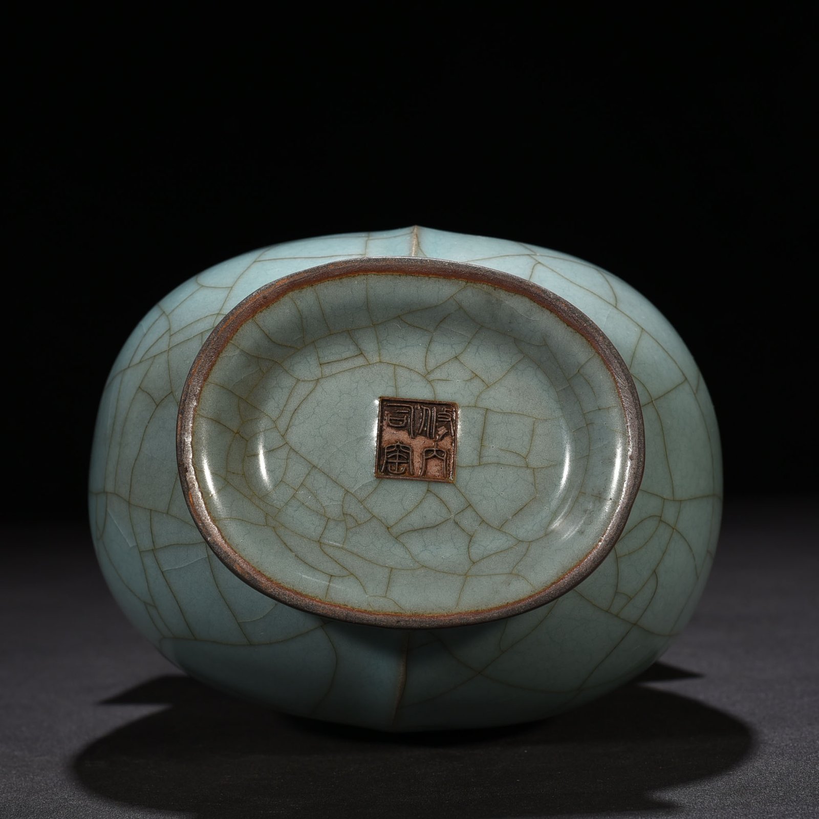 Song Dynasty Xiuneisi official kiln celadon-glazed through-ear vase