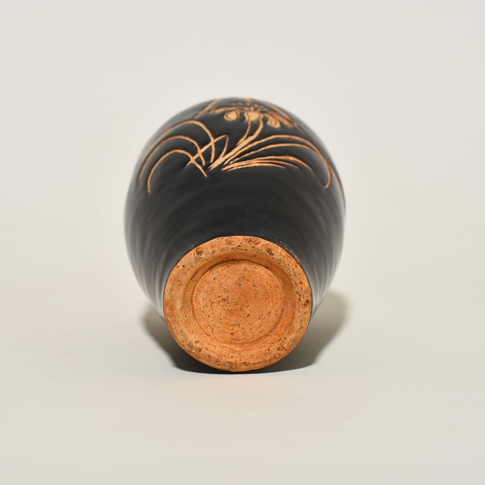 Song Dynasty Jizhou kiln carved orchid plum vase