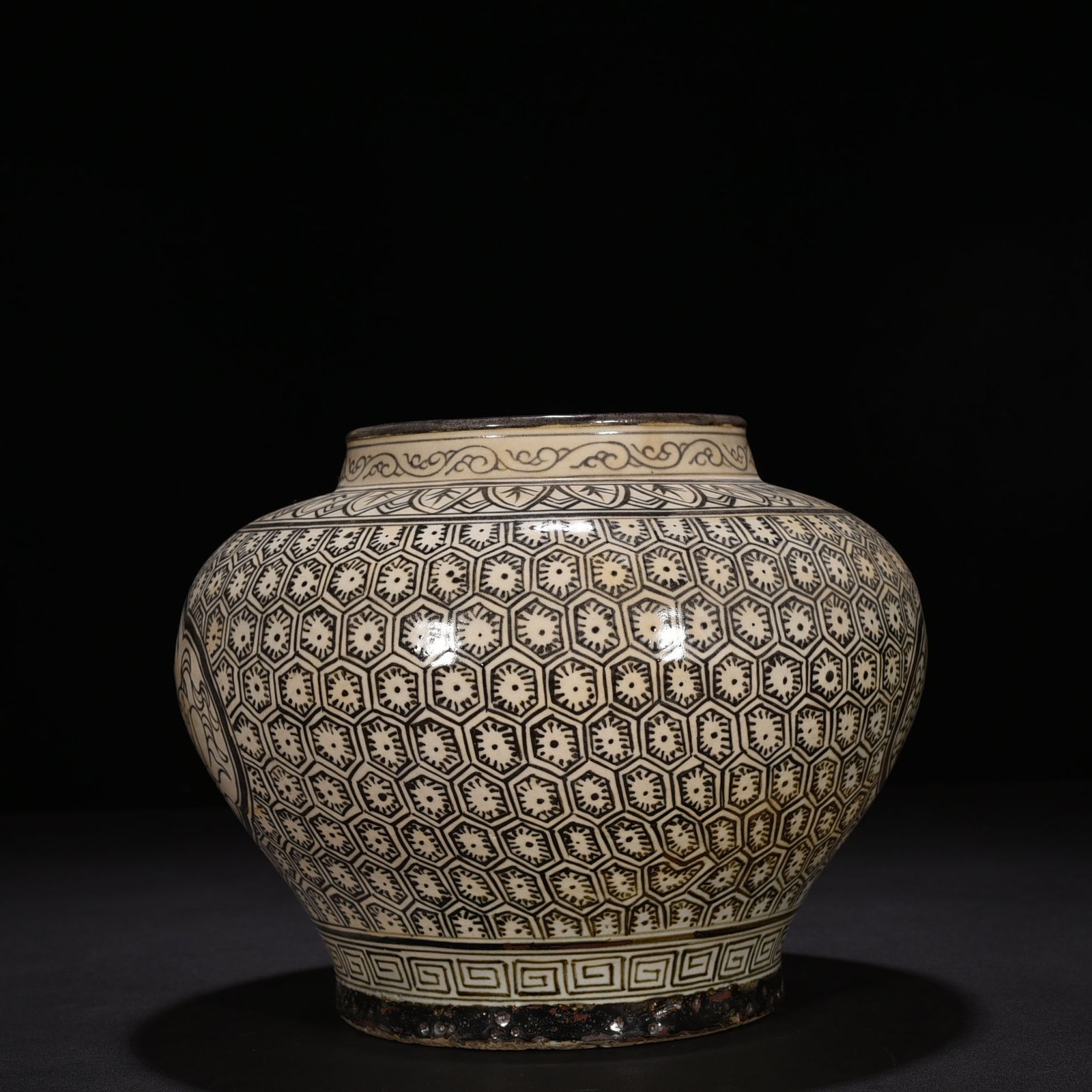 Song Dynasty Jizhou kiln Panzhi doll pattern jar