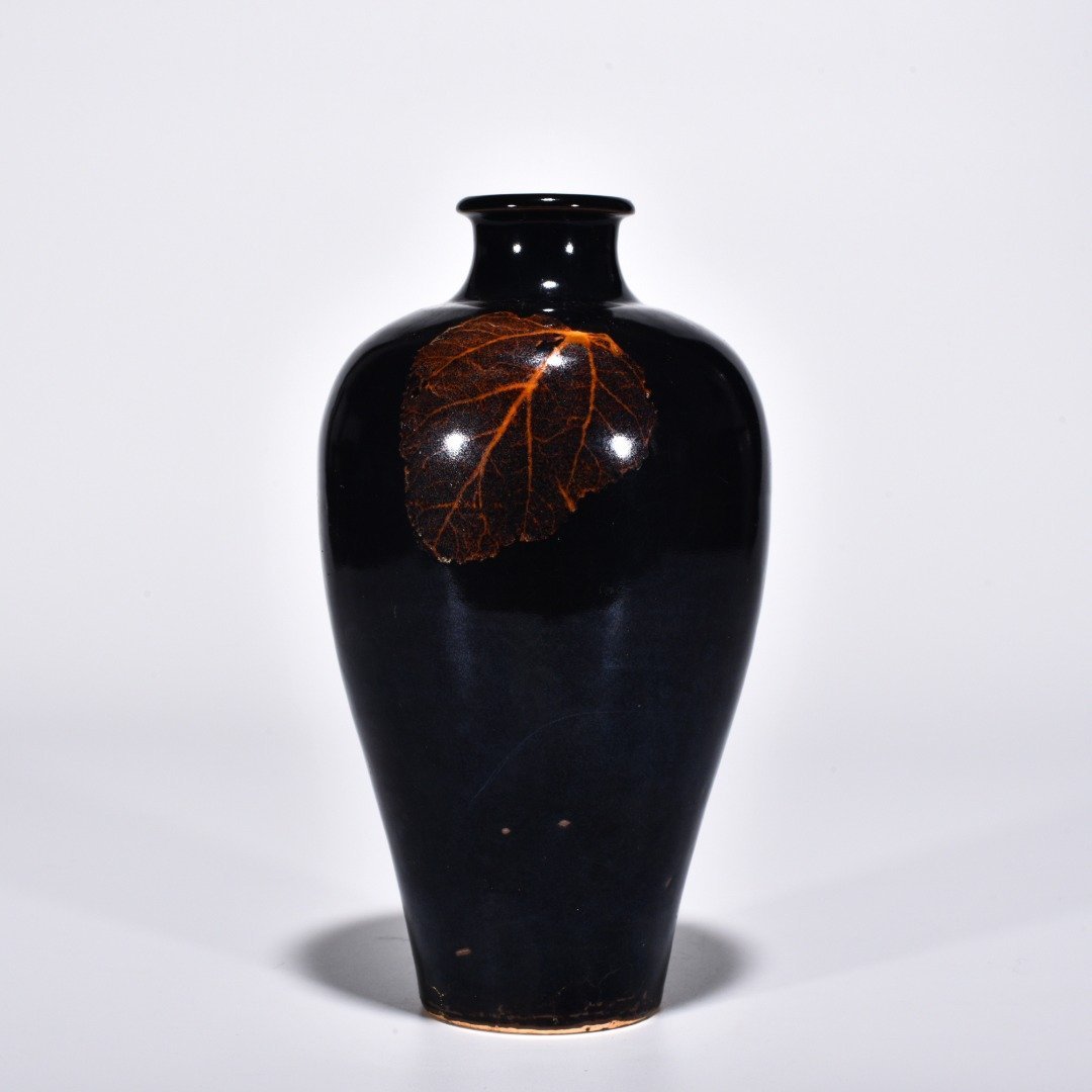 Song Dynasty Jizhou kiln leaf plum vase
