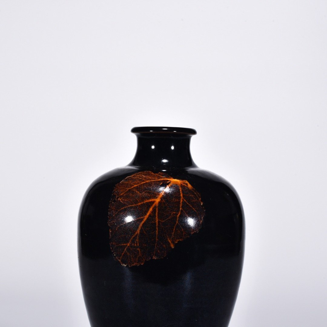 Song Dynasty Jizhou kiln leaf plum vase