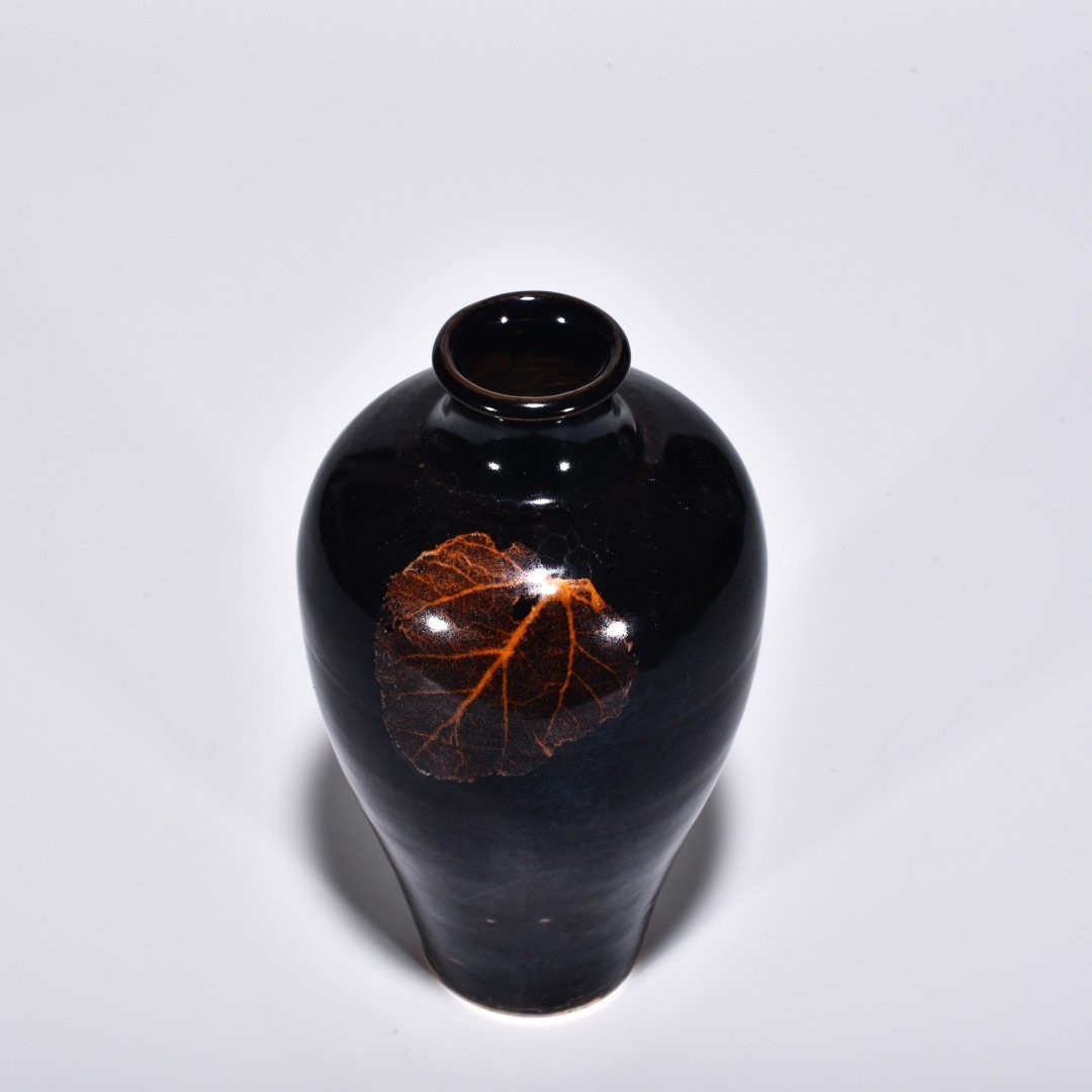 Song Dynasty Jizhou kiln leaf plum vase
