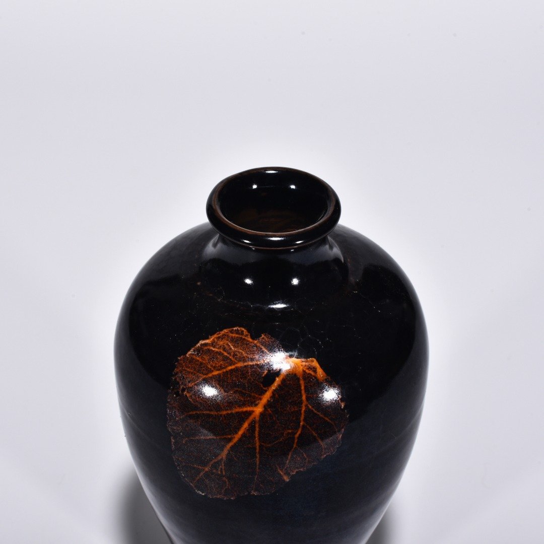 Song Dynasty Jizhou kiln leaf plum vase