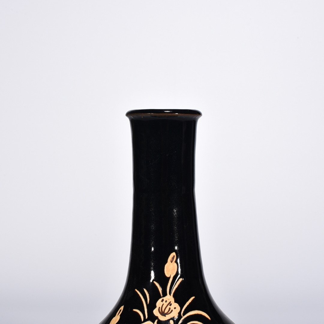 Song Dynasty Jizhou kiln plum pattern bile vase