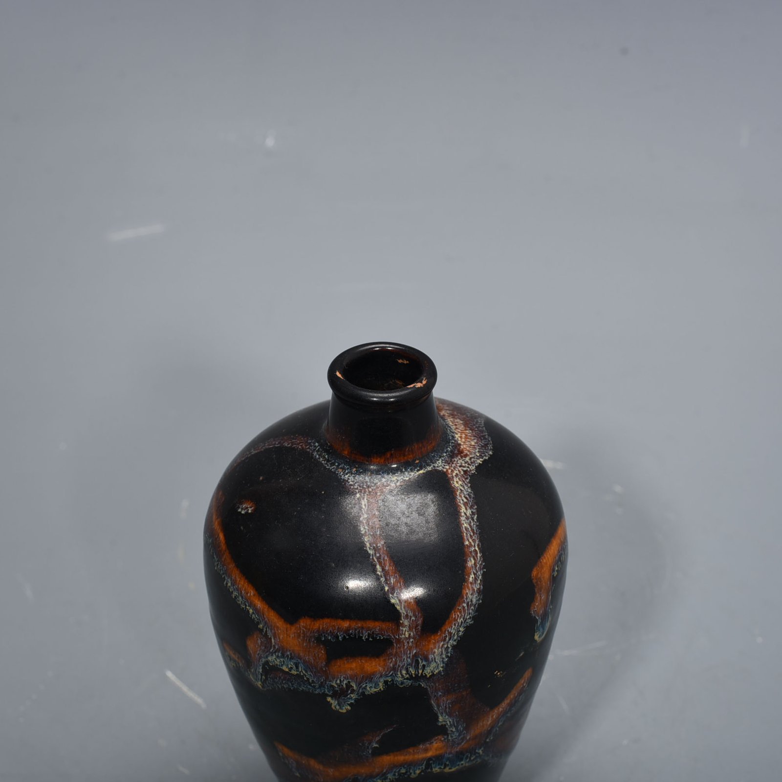 Song Dynasty Jizhou kiln glazed plum vase
