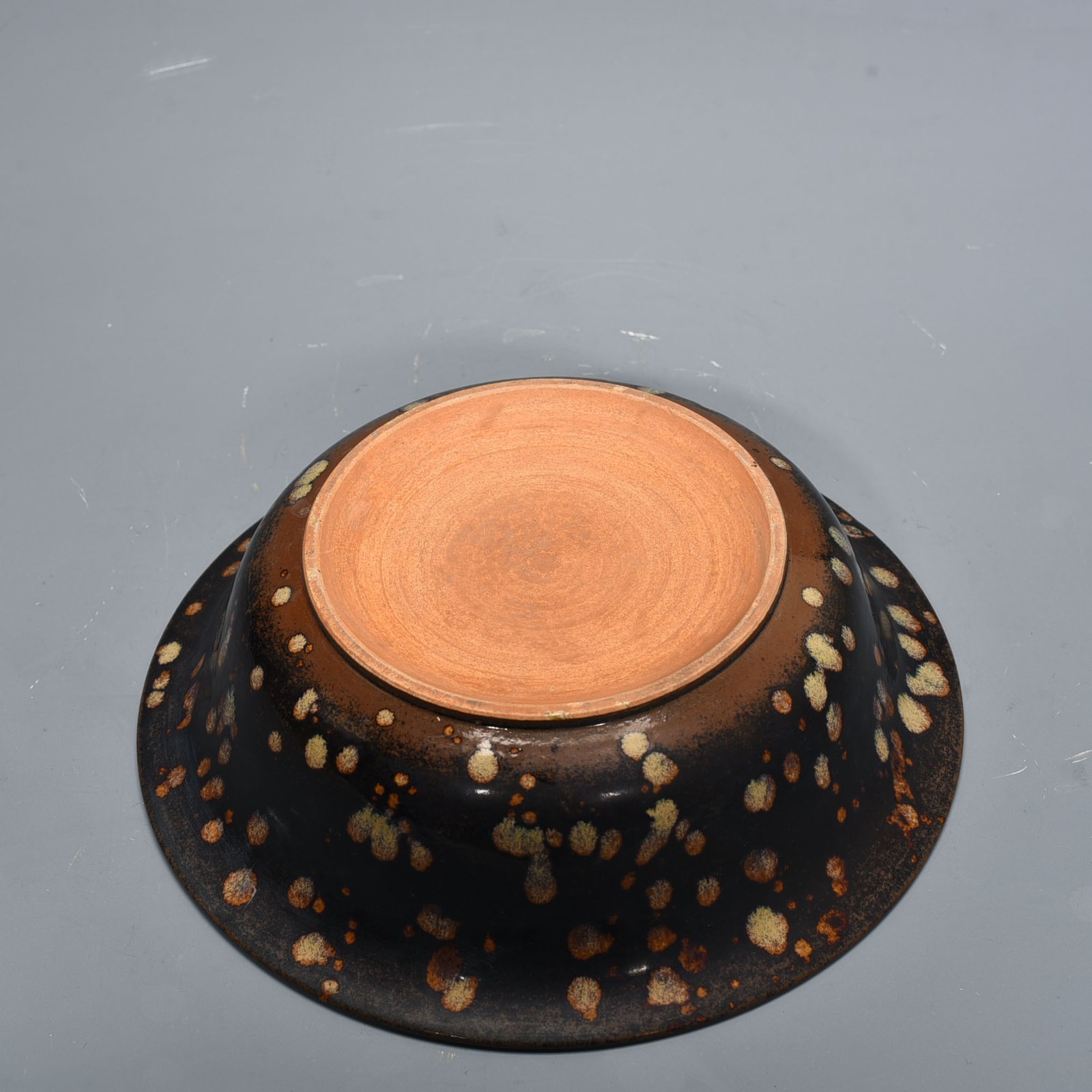 Song Dynasty Jizhou kiln fish and algae pattern folded rim bowl