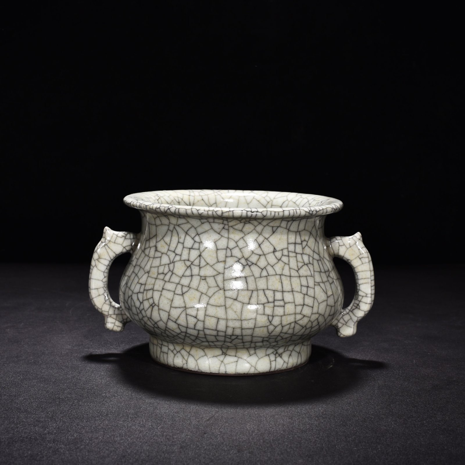 Song Dynasty Ge kiln double-eared stove