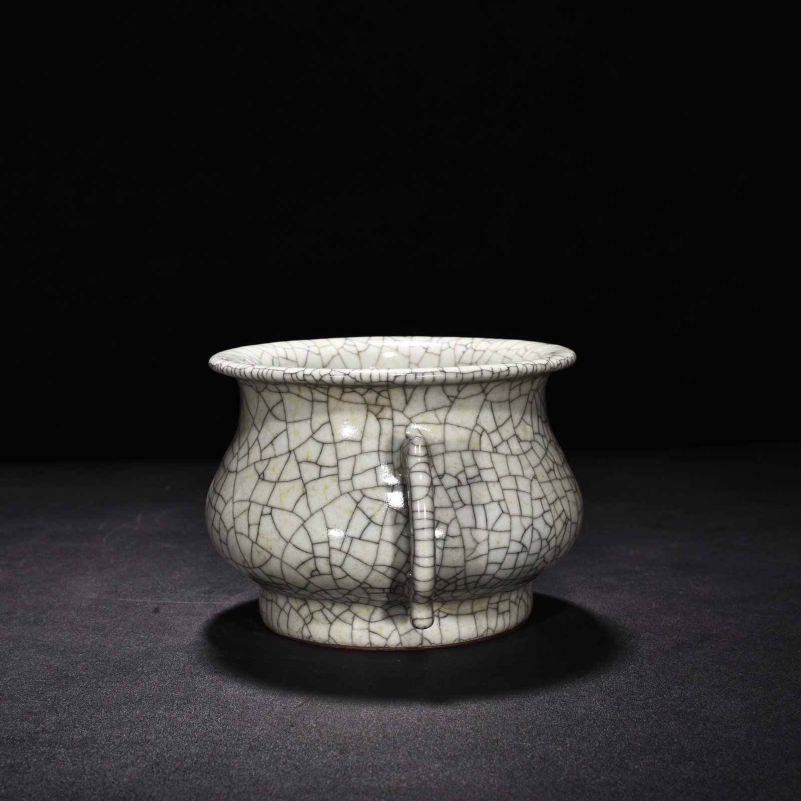 Song Dynasty Ge kiln double-eared stove