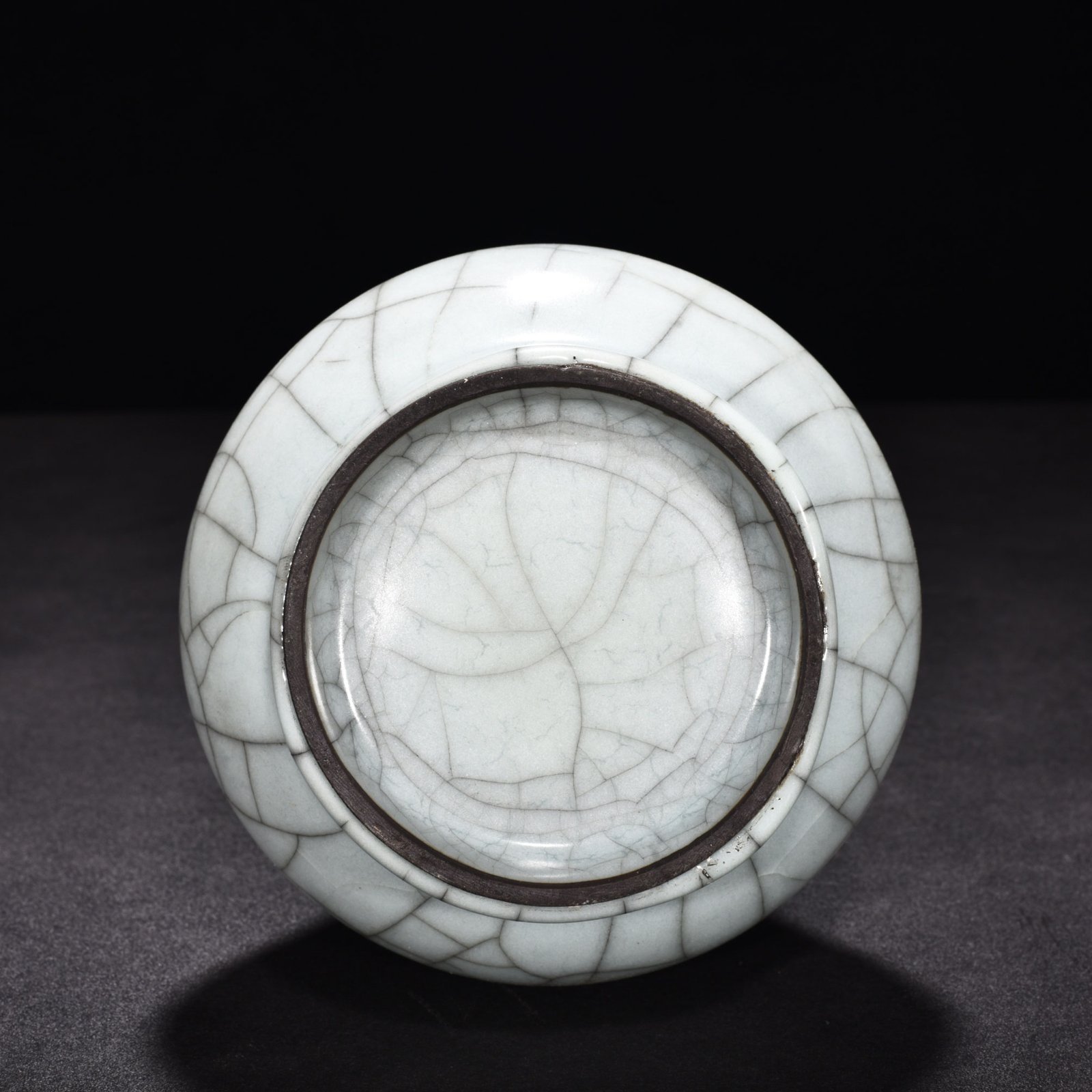 Song Dynasty Ge Kiln Water-chestnut-shaped Vase
