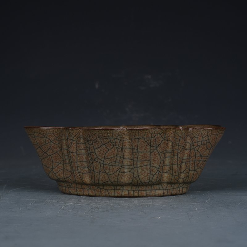 Song Dynasty Ge Kiln Begonia Wash