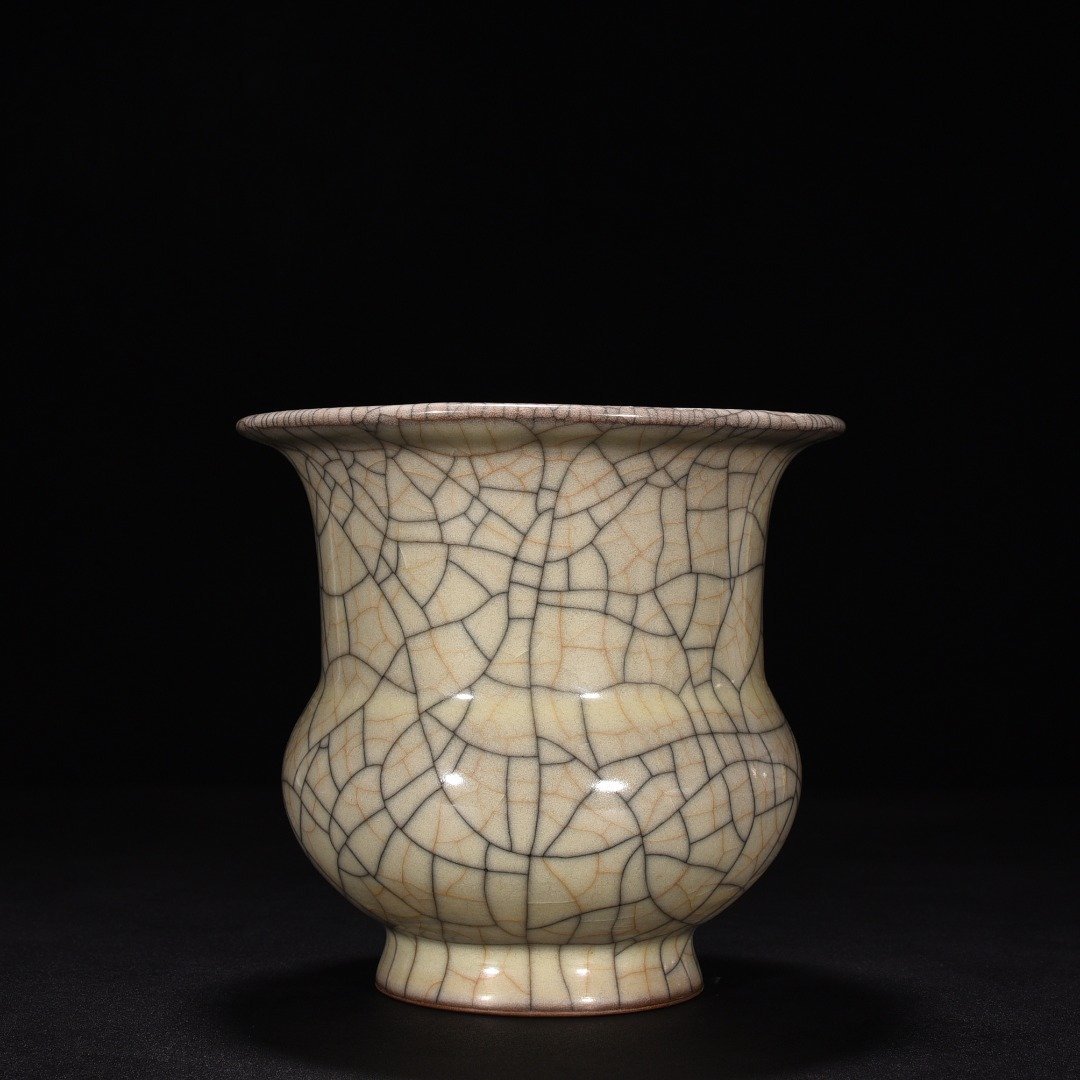 Song Dynasty Ge kiln beige glaze slag bucket